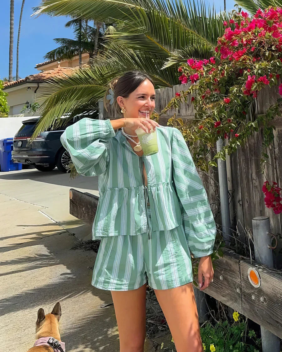 Dámský Dvoudílný Set - Pruhovaná Volná Košile a Šortky s Elastickým Pasem